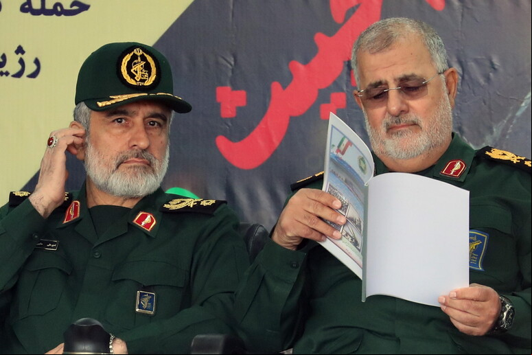 Mohammad Pakpour (à direita) é o novo comandante da Guarda Revolucionária © ANSA/EPA